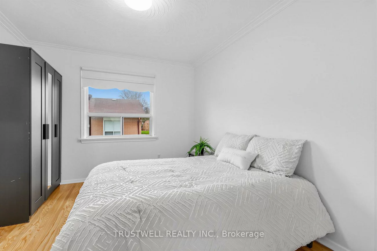 2, Del Ria, Maple Leaf, Toronto