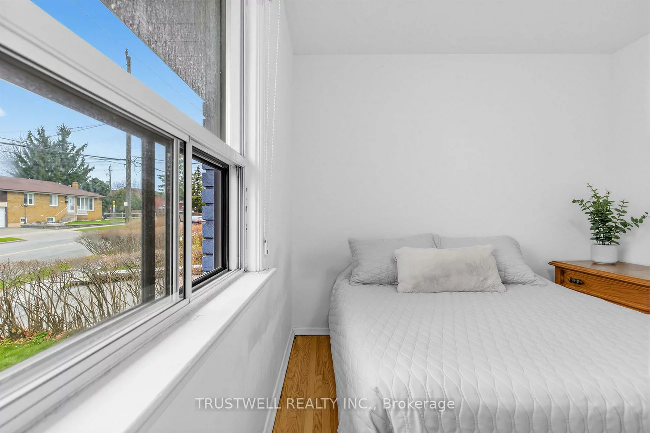 2, Del Ria, Maple Leaf, Toronto