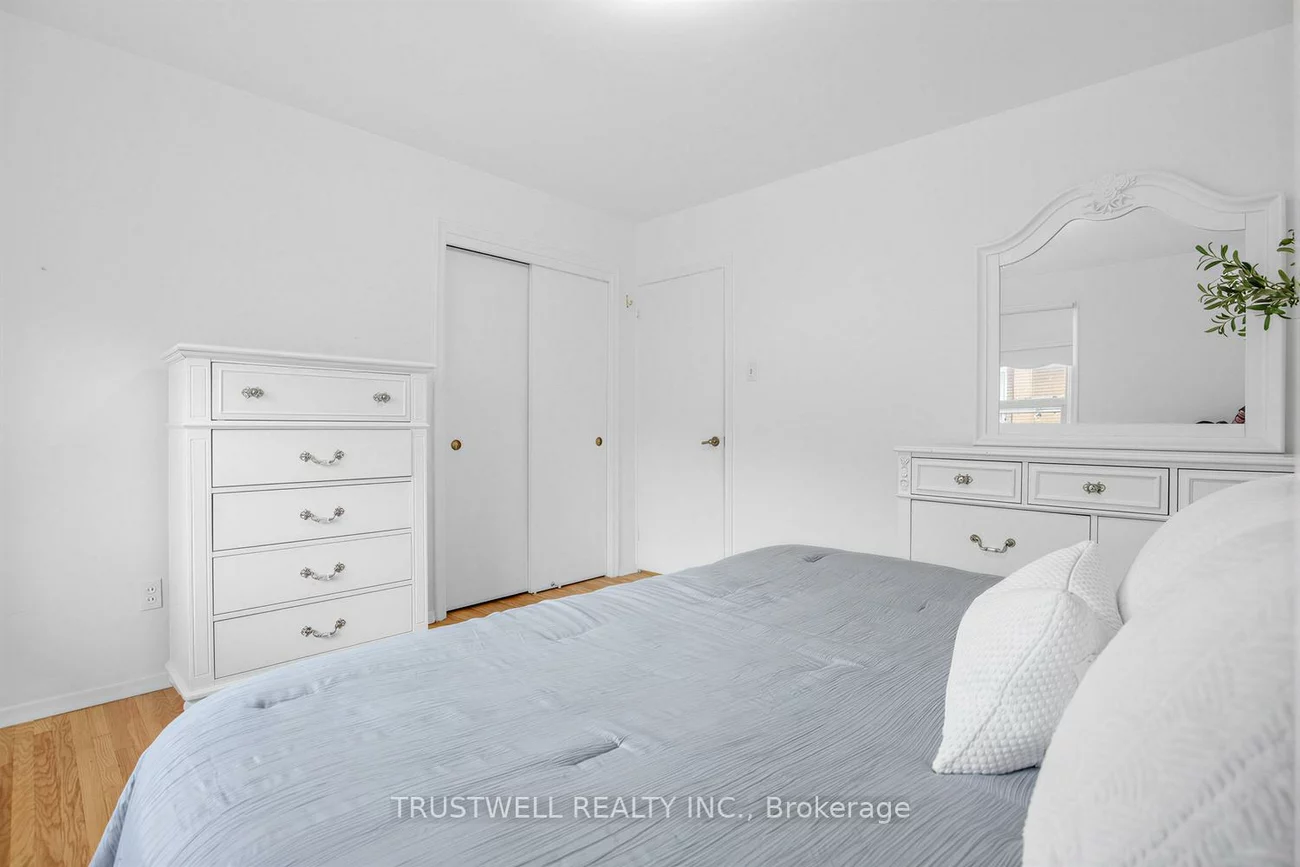 2, Del Ria, Maple Leaf, Toronto