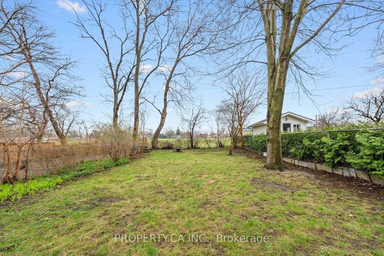 29, Oakfield, Stonegate-Queensway, Toronto