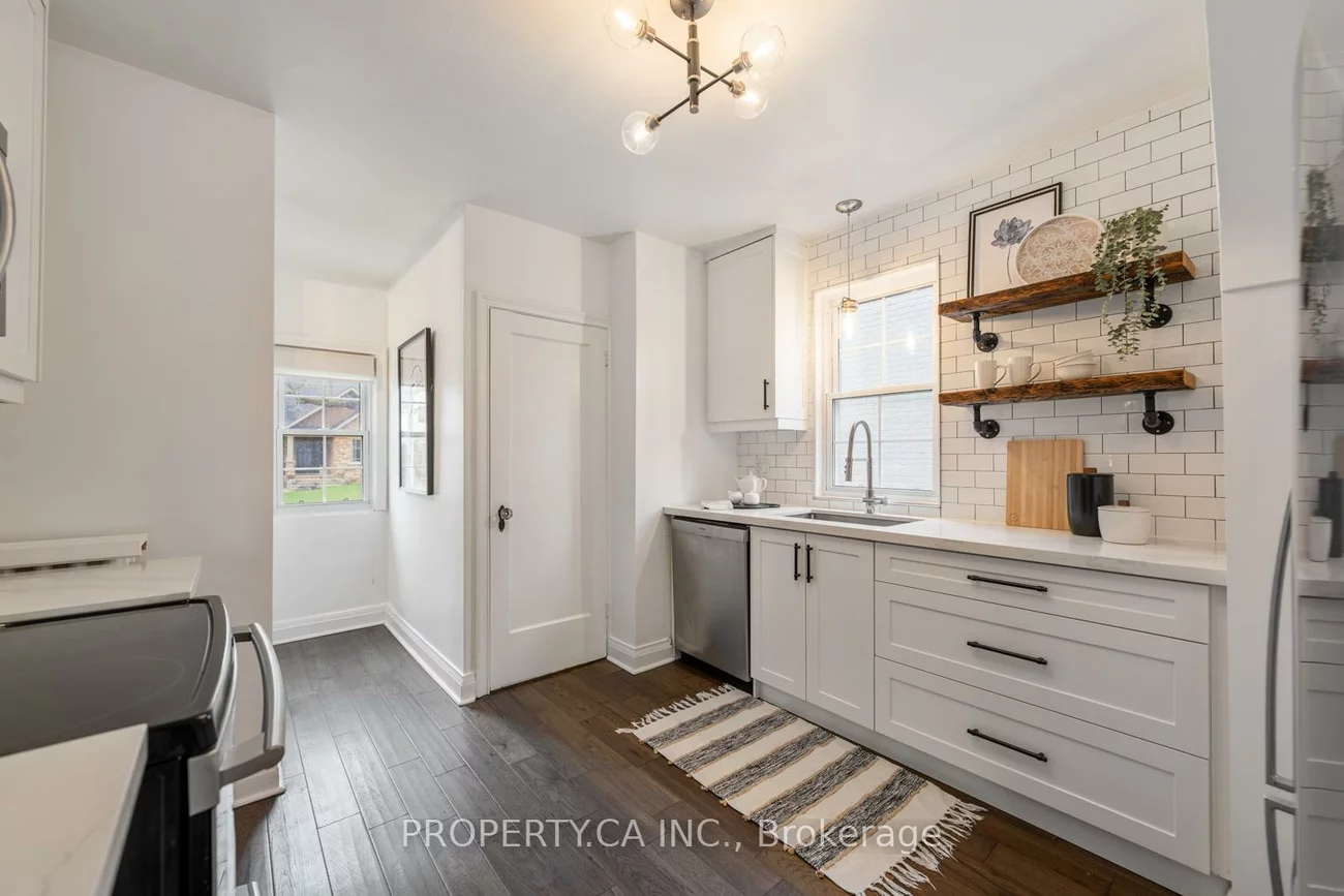 29, Oakfield, Stonegate-Queensway, Toronto
