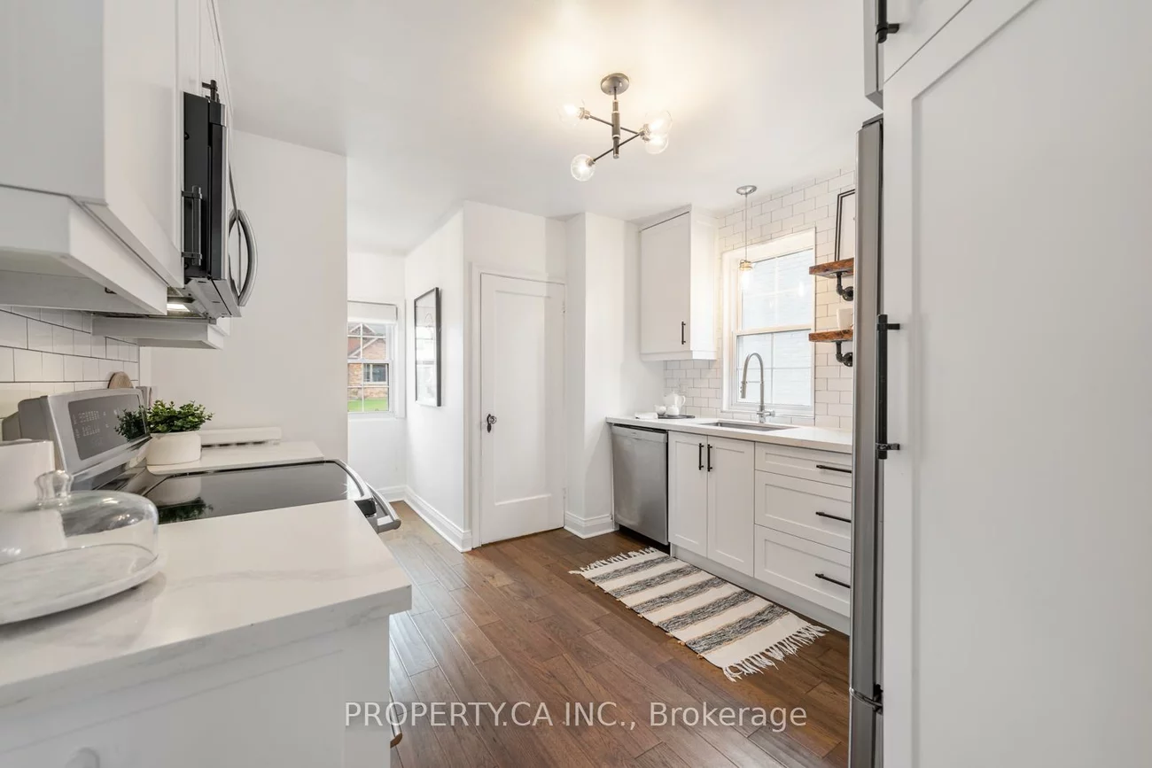 29, Oakfield, Stonegate-Queensway, Toronto