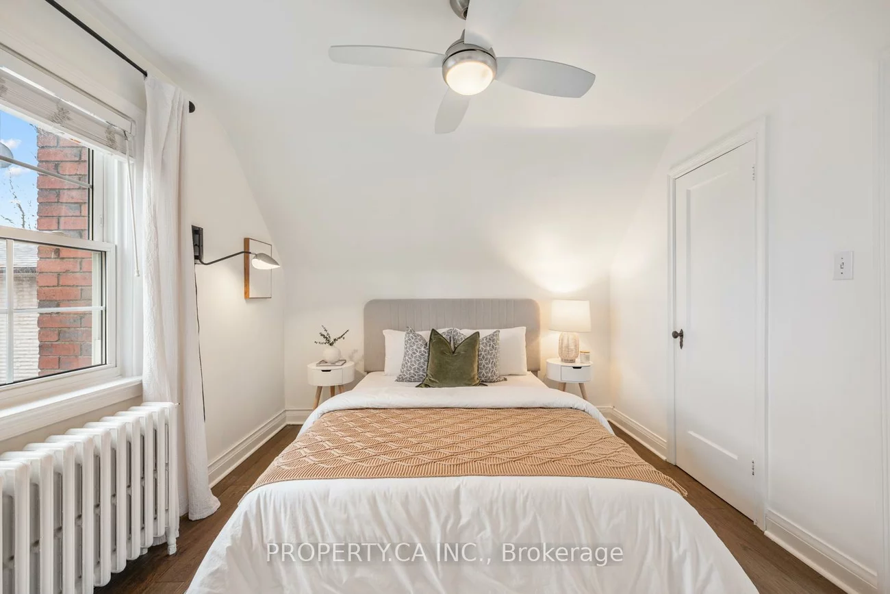 29, Oakfield, Stonegate-Queensway, Toronto