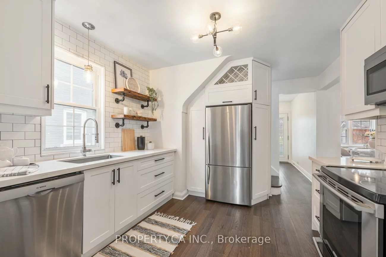 29, Oakfield, Stonegate-Queensway, Toronto