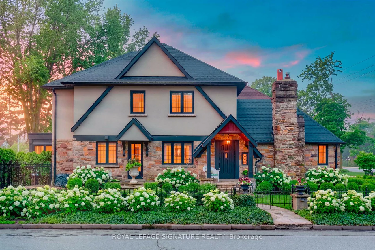 25, Varley, Kingsway South, Toronto