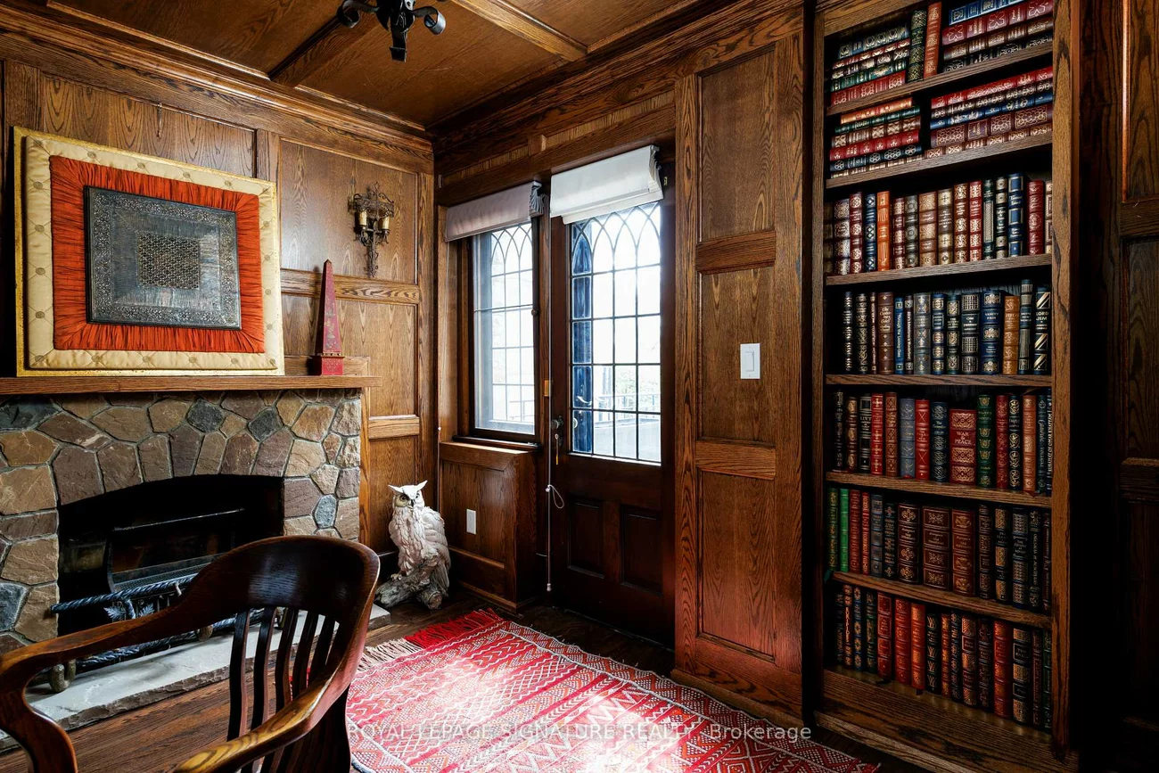 25, Varley, Kingsway South, Toronto