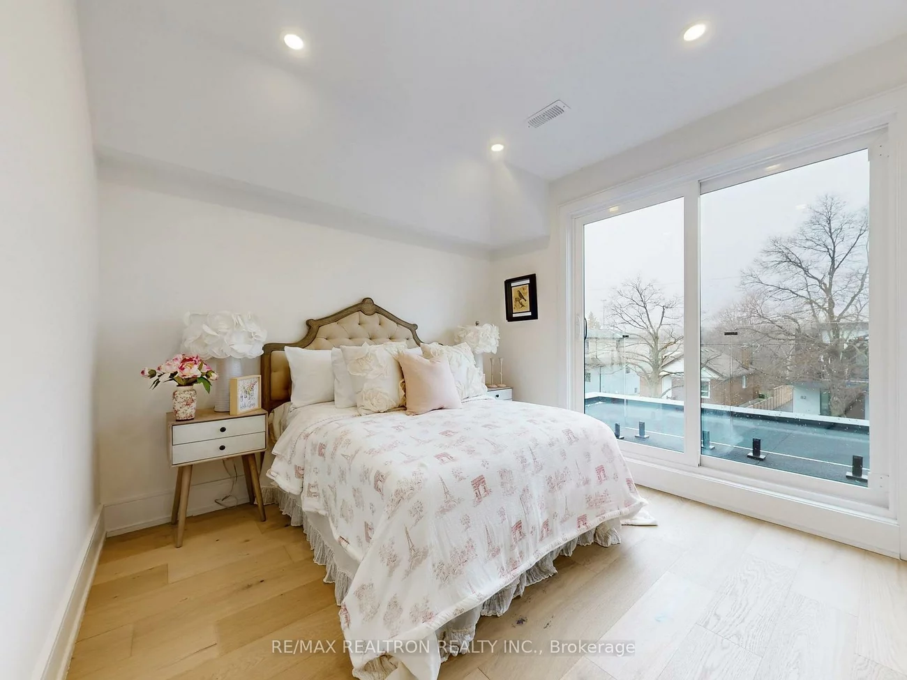 41, Algoma, Mimico, Toronto