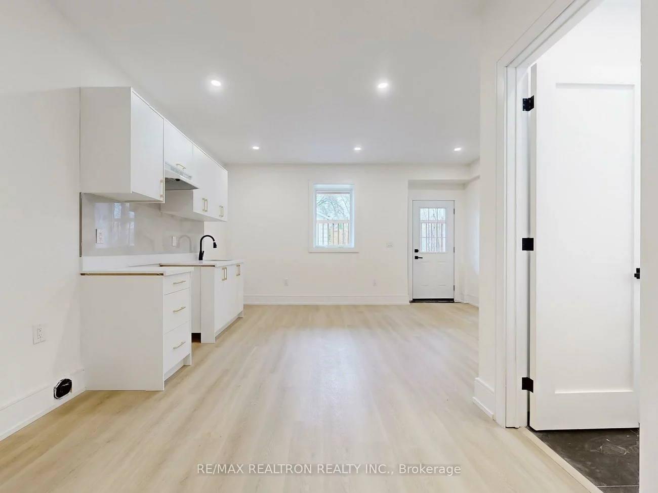 41, Algoma, Mimico, Toronto
