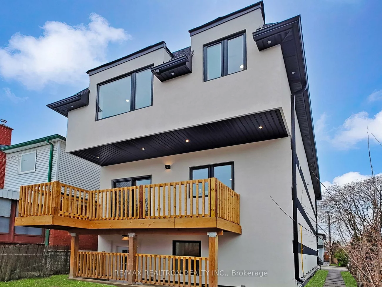 41, Algoma, Mimico, Toronto