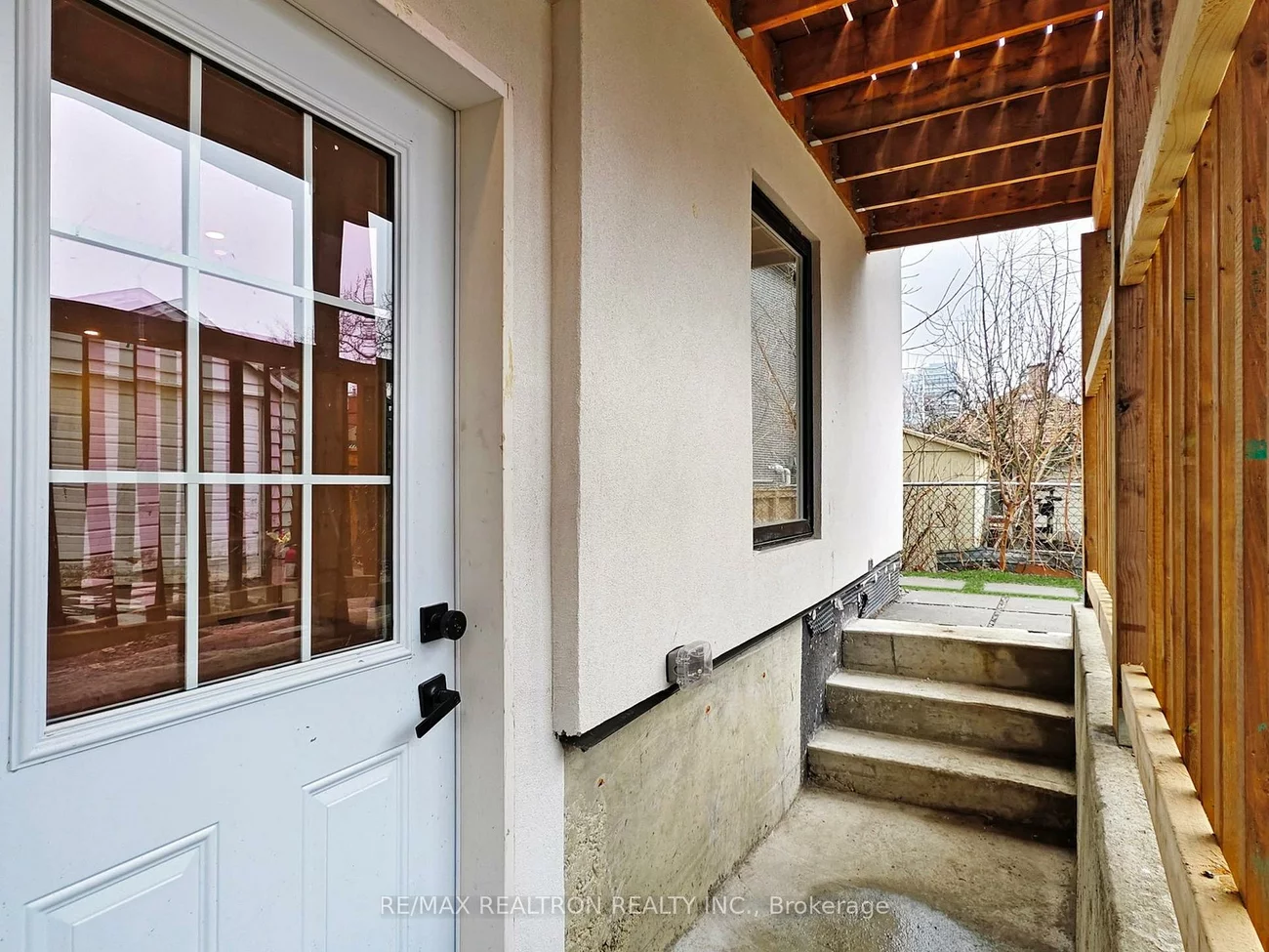 41, Algoma, Mimico, Toronto