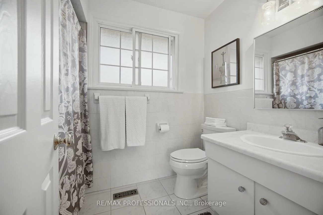 16, Cherry Post, Markland Wood, Toronto