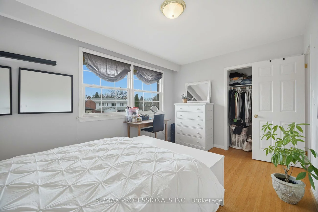 16, Cherry Post, Markland Wood, Toronto