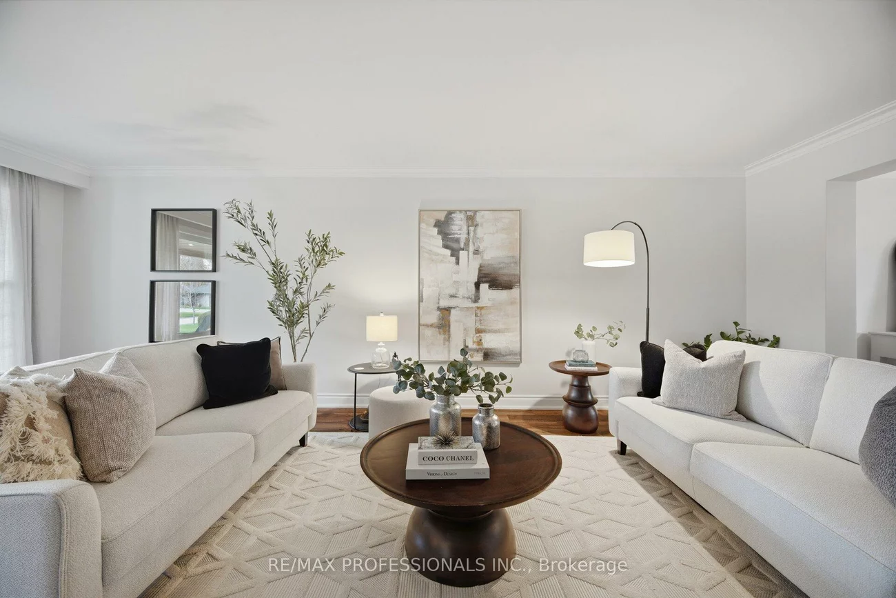 16, Cherry Post, Markland Wood, Toronto