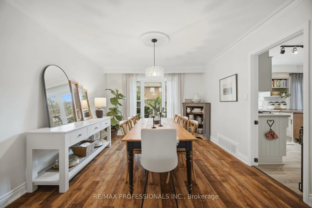 16, Cherry Post, Markland Wood, Toronto