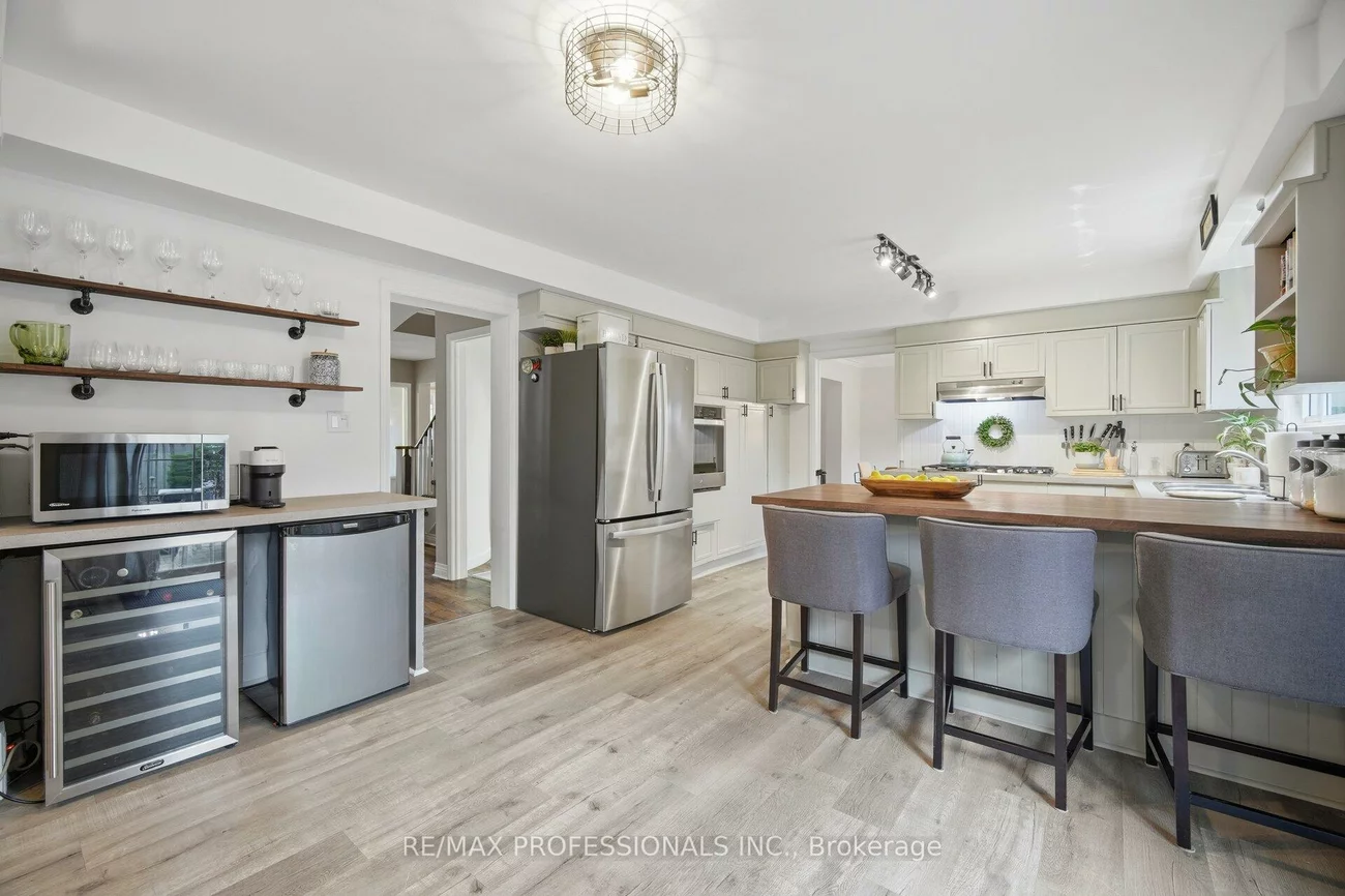 16, Cherry Post, Markland Wood, Toronto