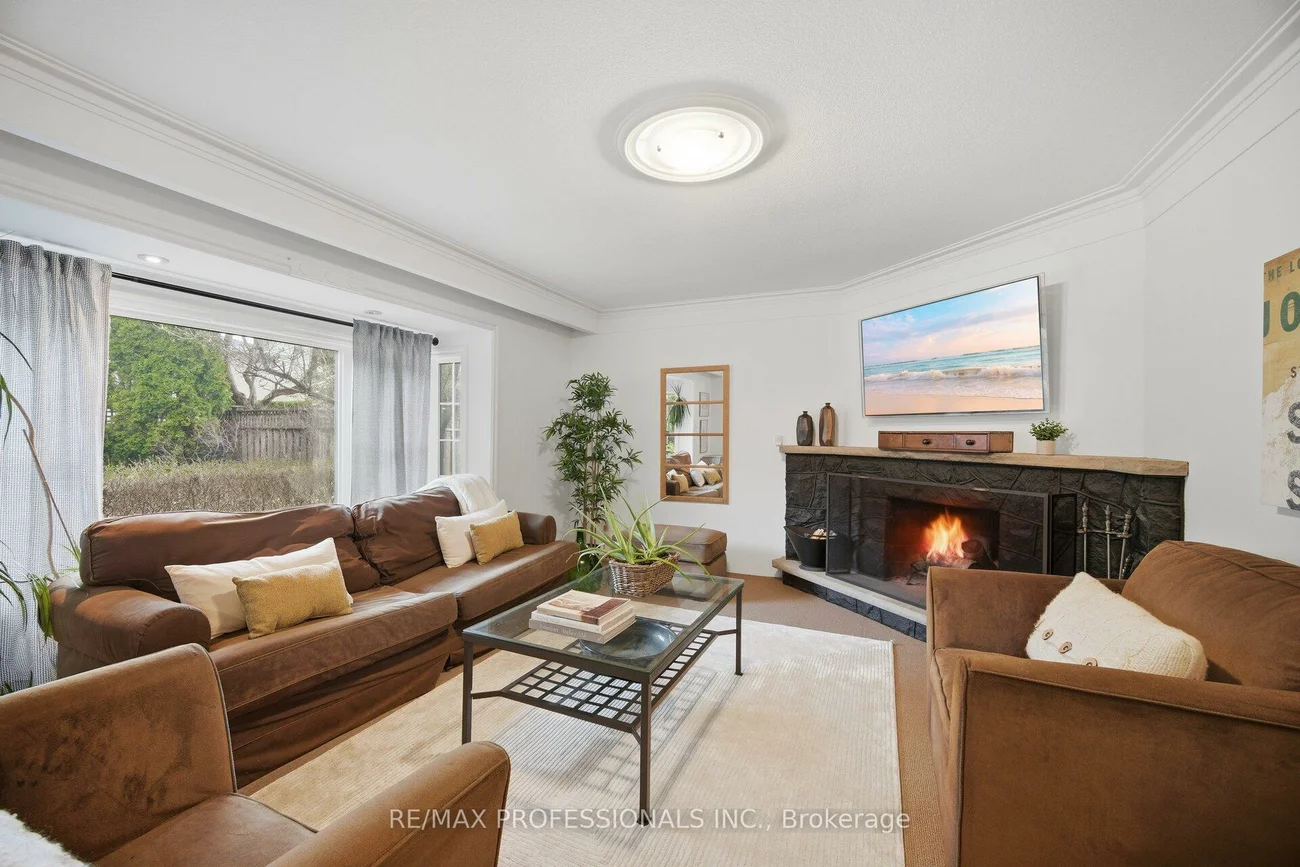 16, Cherry Post, Markland Wood, Toronto