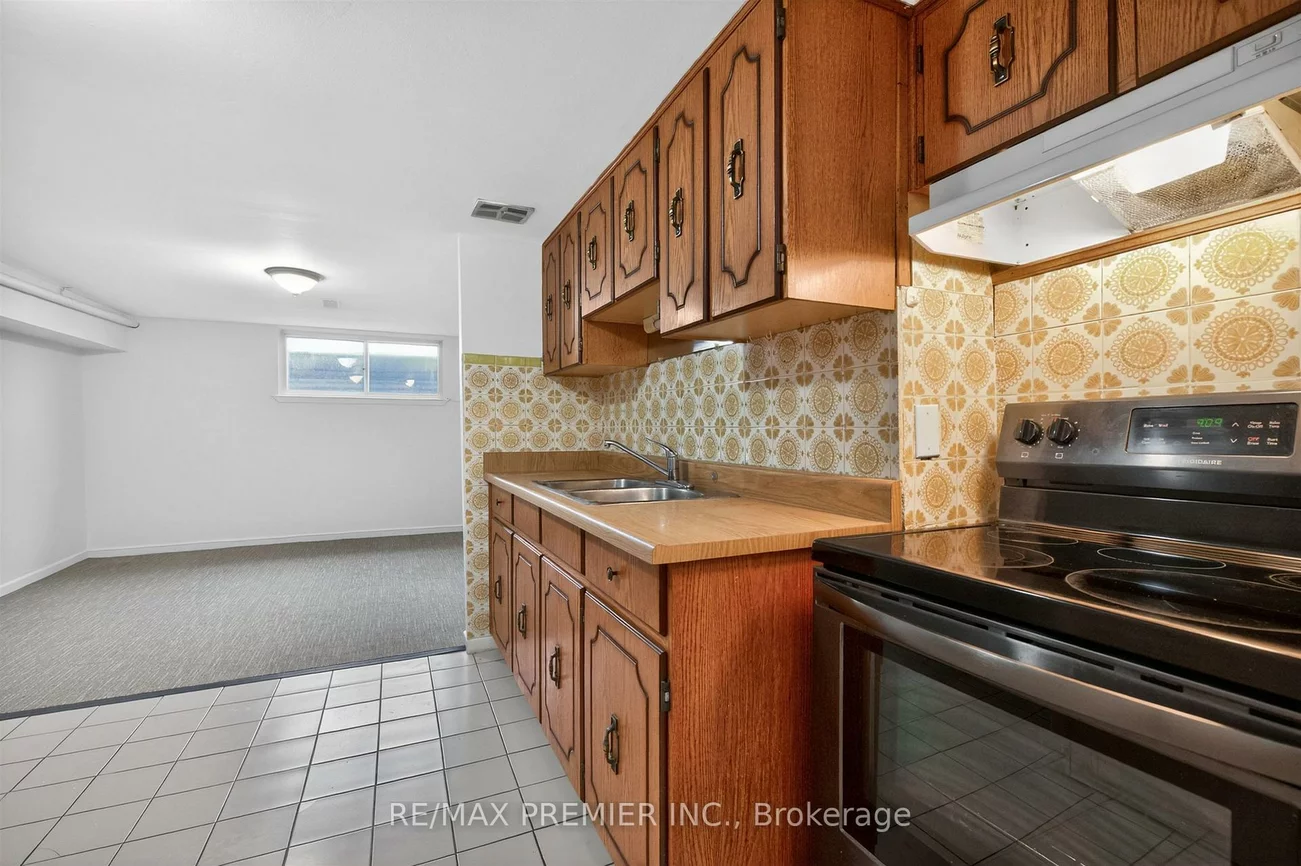 39, Hucknall, York University Heights, Toronto