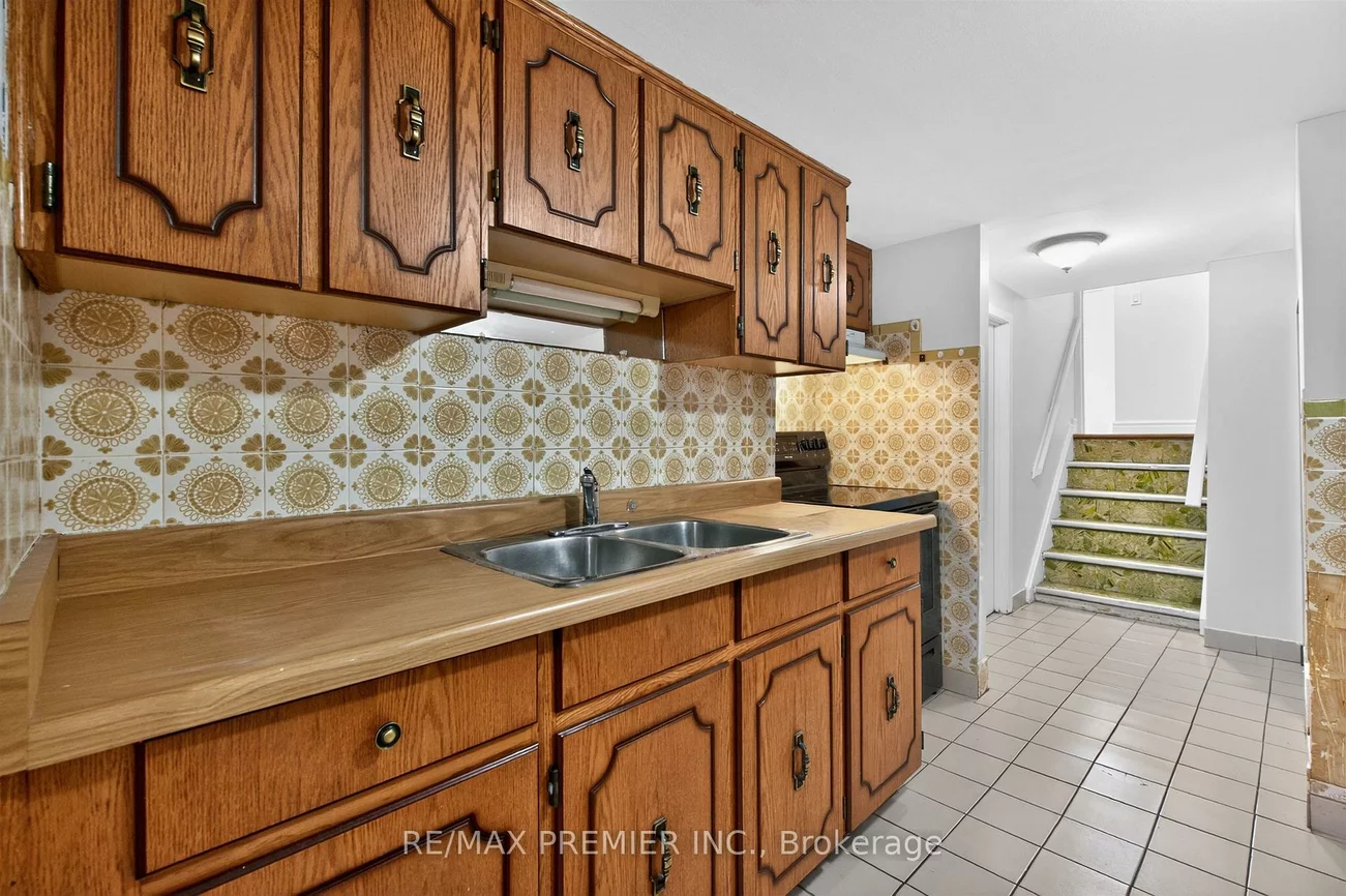 39, Hucknall, York University Heights, Toronto