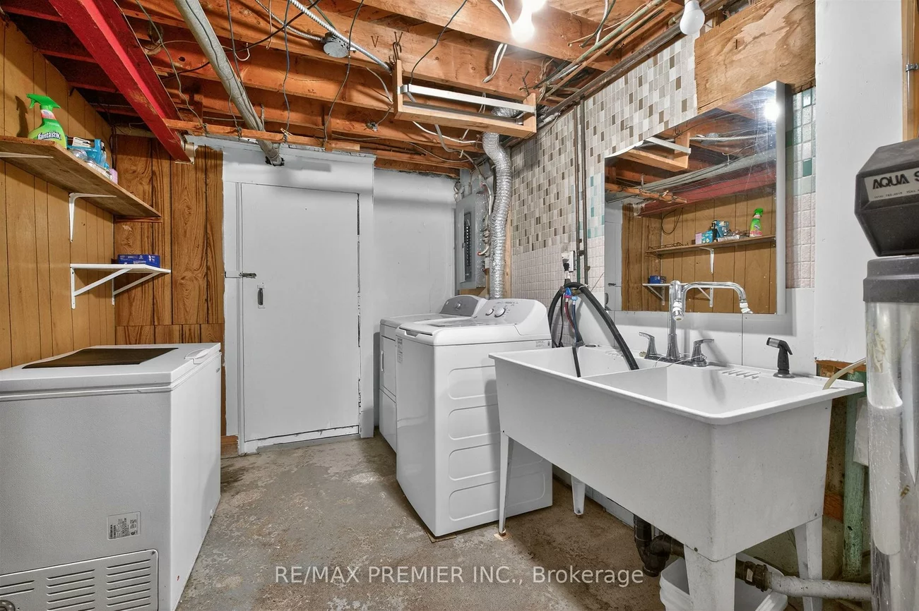 39, Hucknall, York University Heights, Toronto