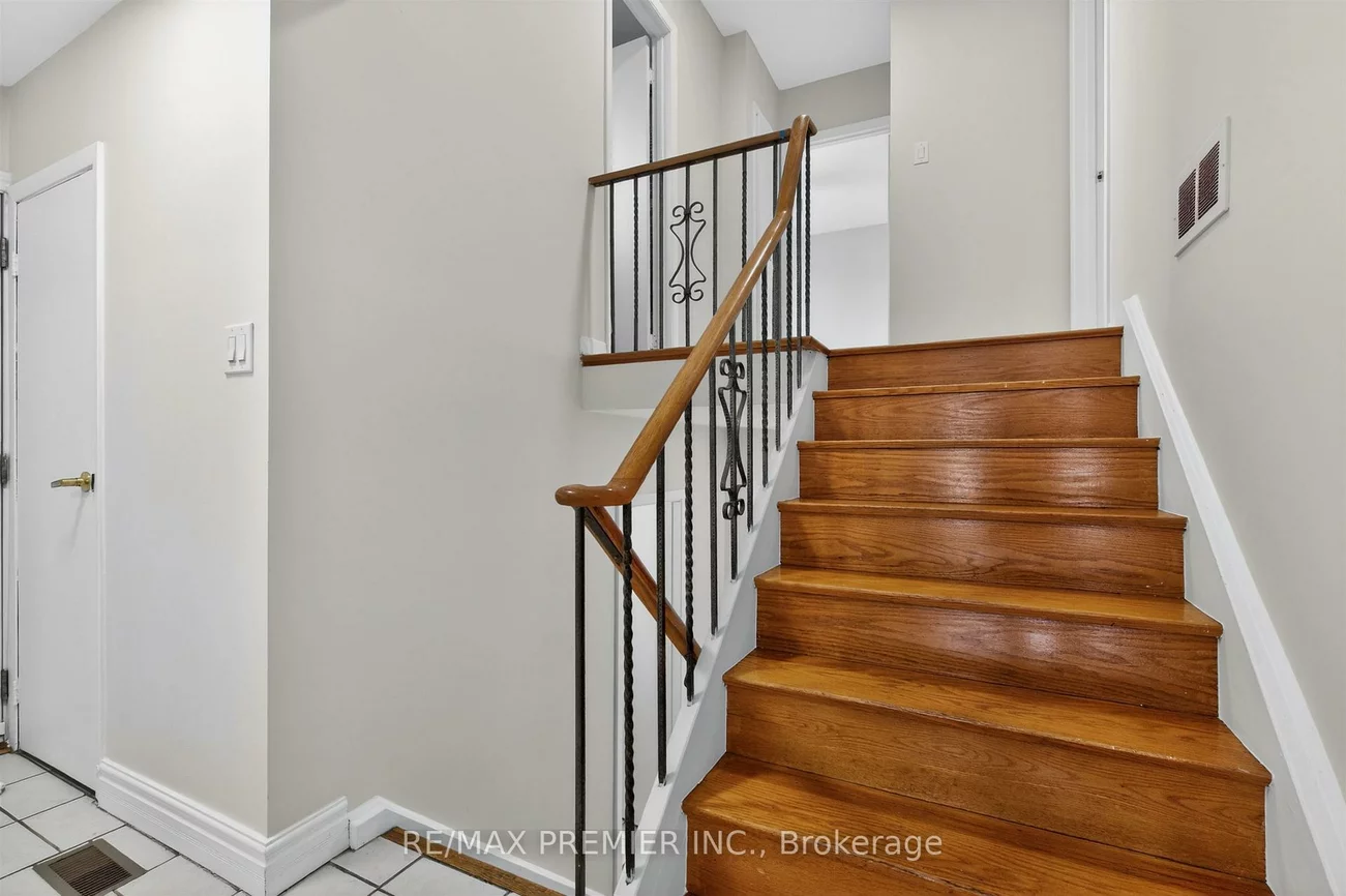 39, Hucknall, York University Heights, Toronto