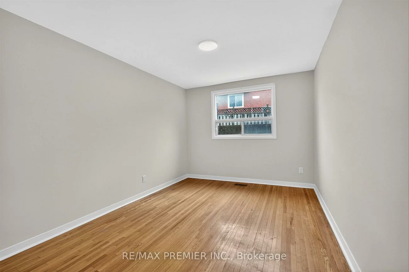 39, Hucknall, York University Heights, Toronto