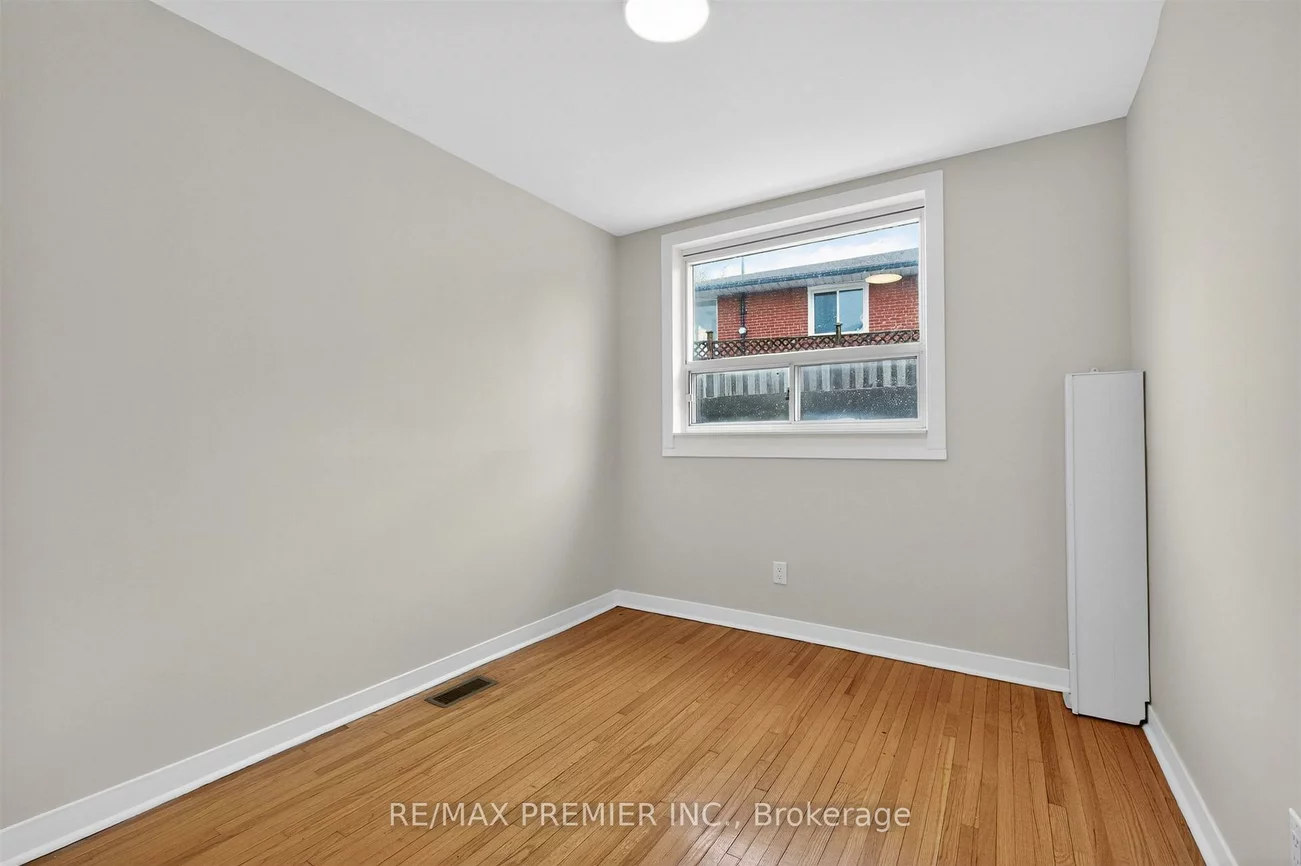 39, Hucknall, York University Heights, Toronto