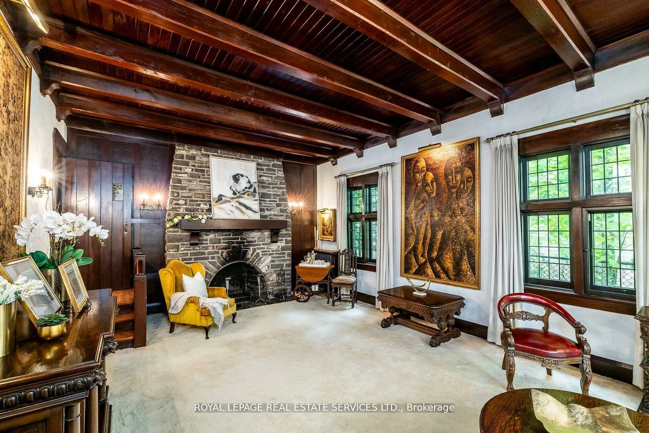 18, Queen Marys, Kingsway South, Toronto