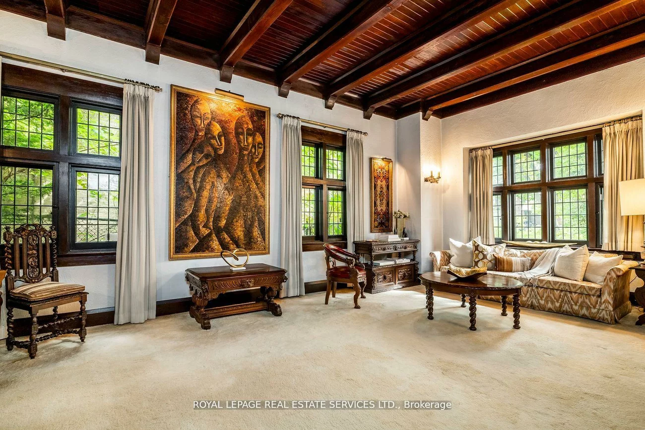 18, Queen Marys, Kingsway South, Toronto