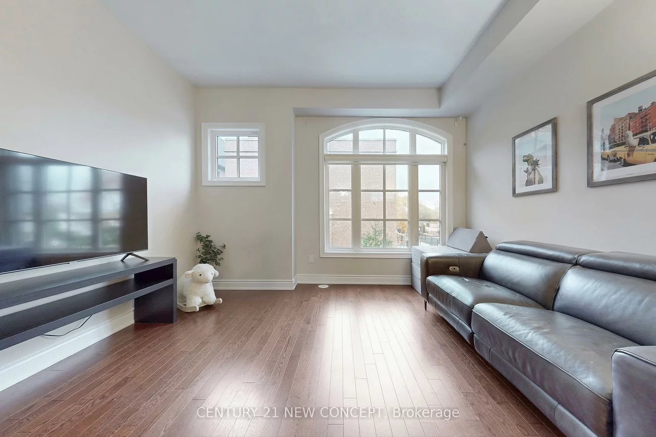 80, Daisy, Long Branch, Toronto