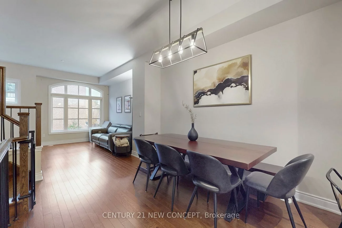 80, Daisy, Long Branch, Toronto
