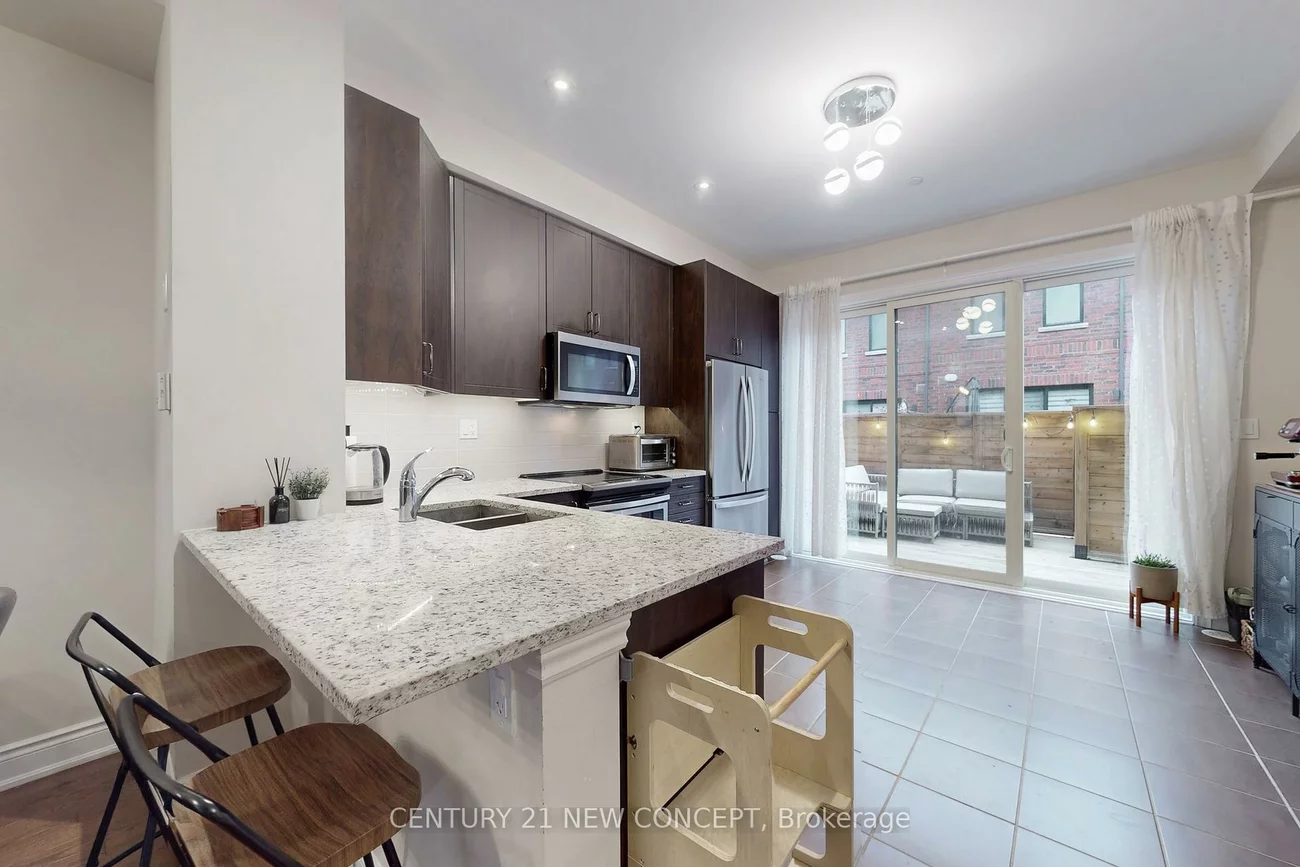 80, Daisy, Long Branch, Toronto
