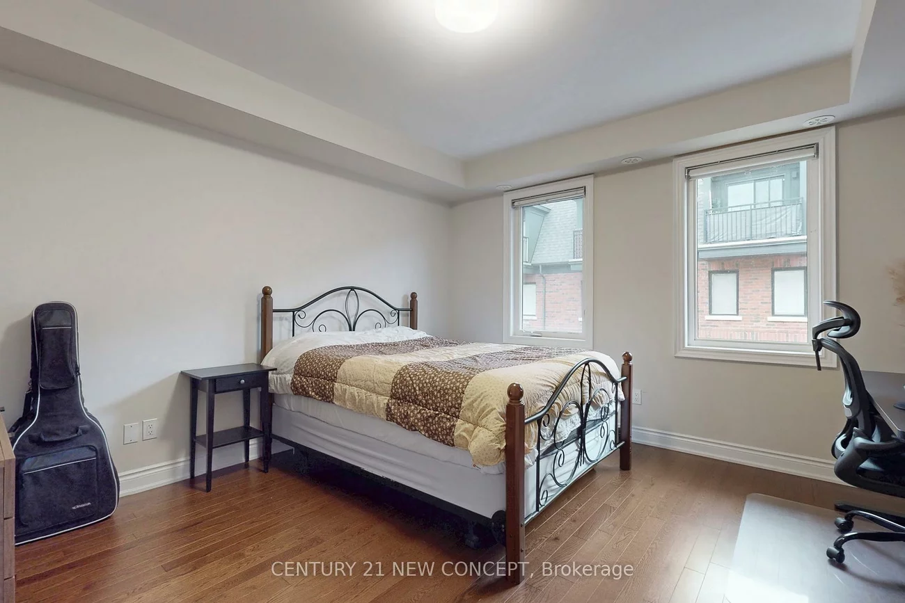 80, Daisy, Long Branch, Toronto