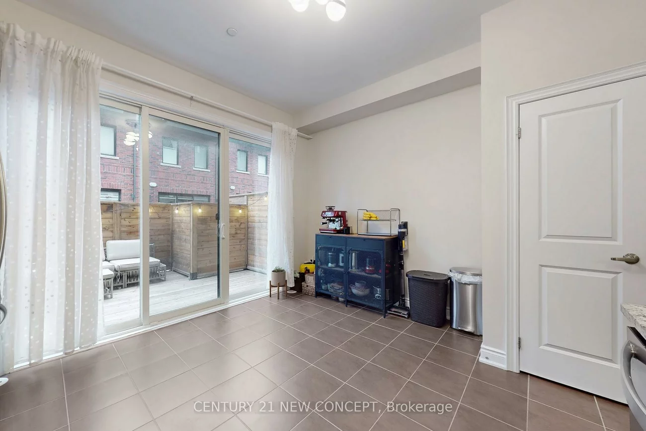 80, Daisy, Long Branch, Toronto