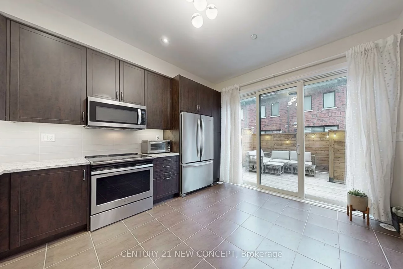 80, Daisy, Long Branch, Toronto