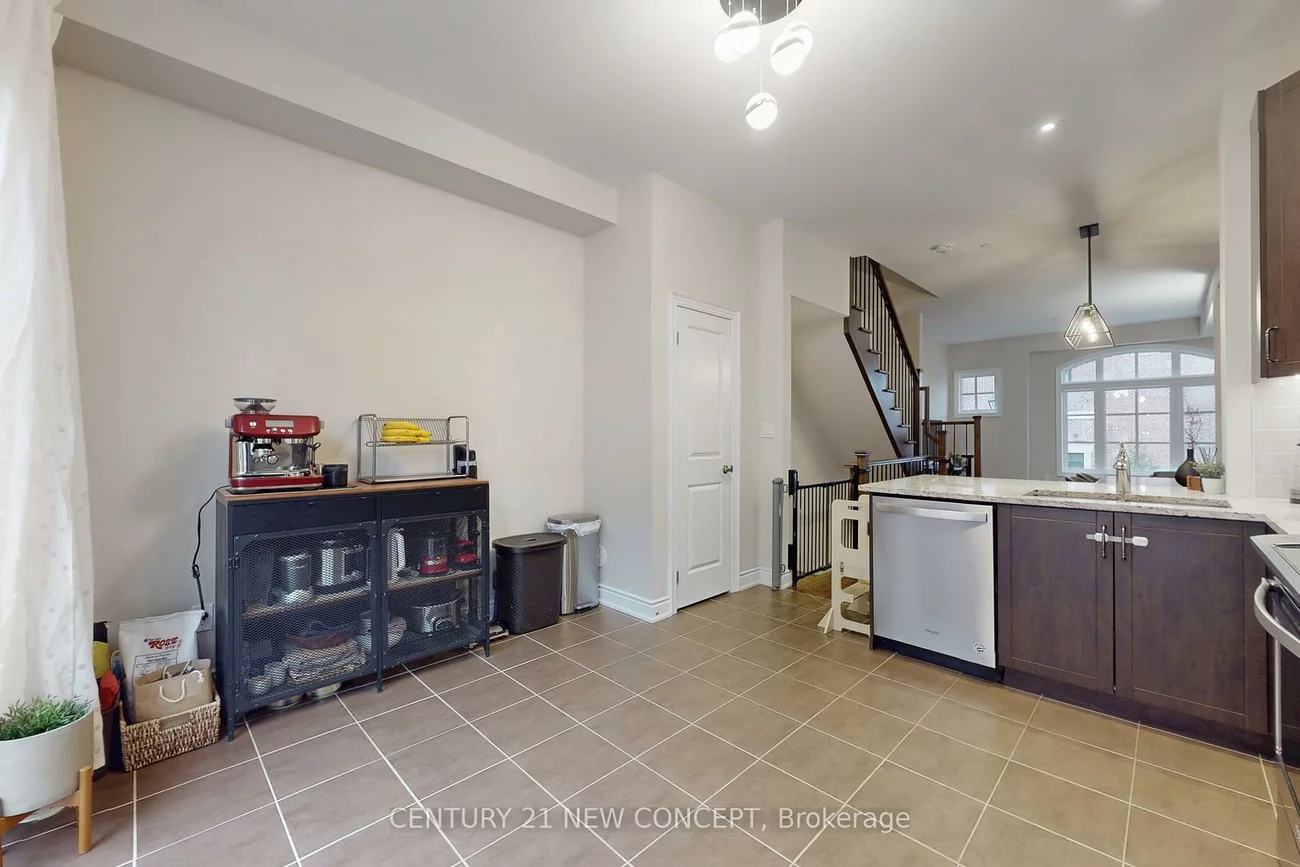 80, Daisy, Long Branch, Toronto