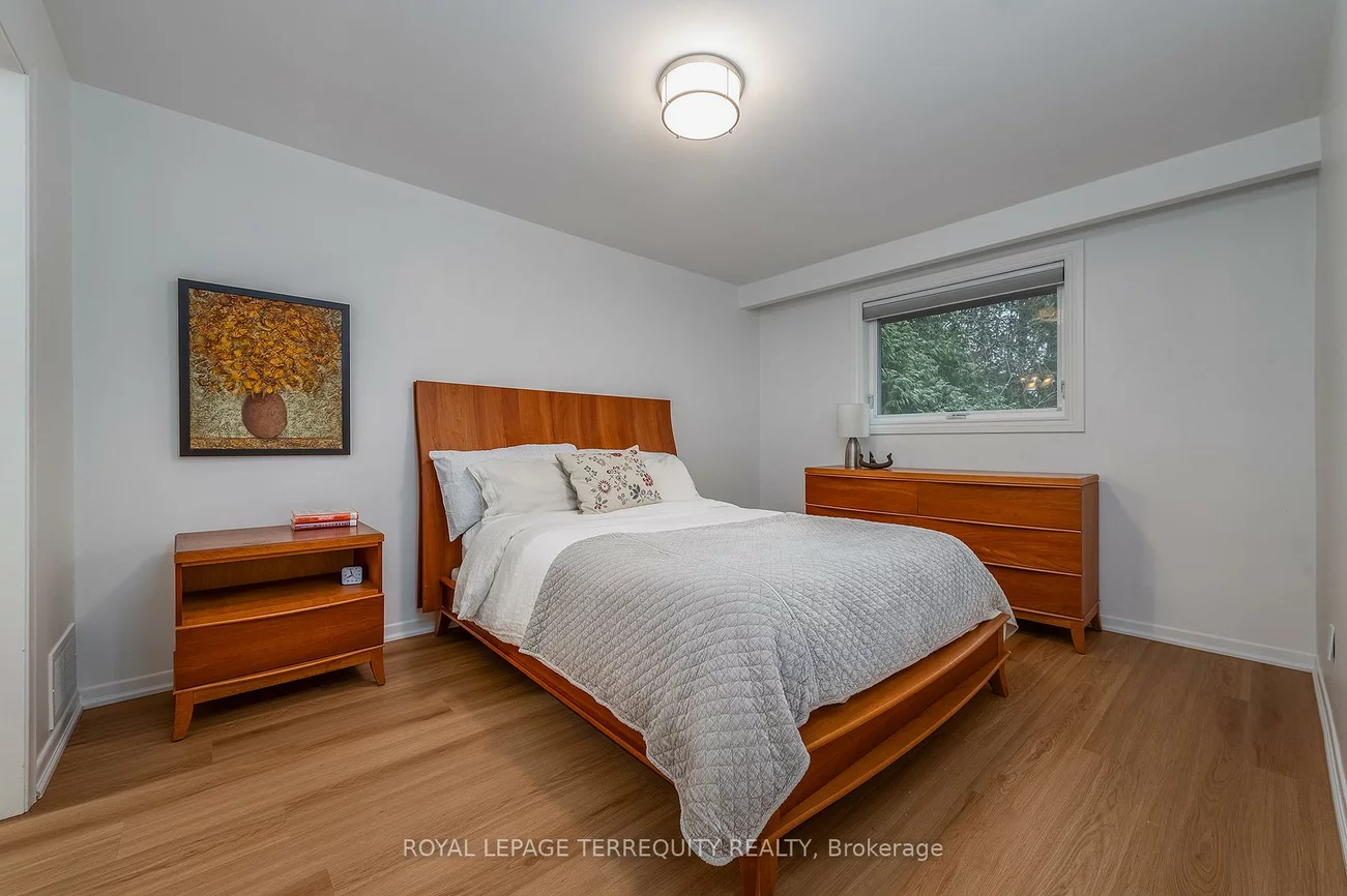 6, Earlington, Kingsway South, Toronto