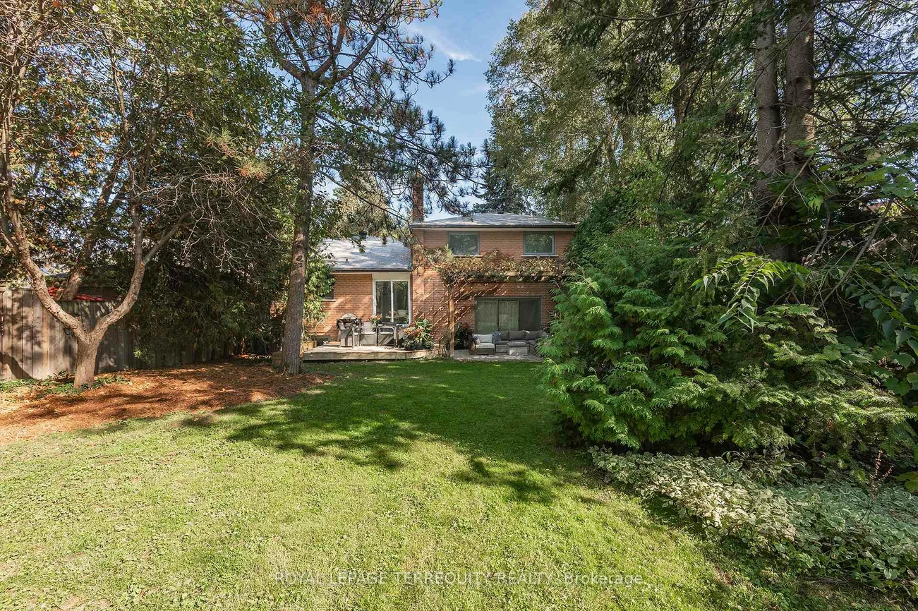 6, Earlington, Kingsway South, Toronto