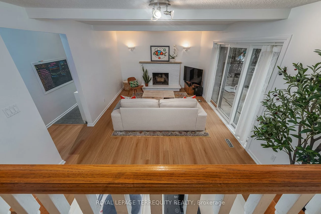 6, Earlington, Kingsway South, Toronto