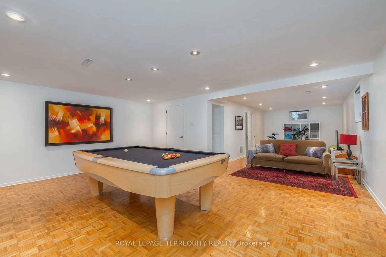 6, Earlington, Kingsway South, Toronto