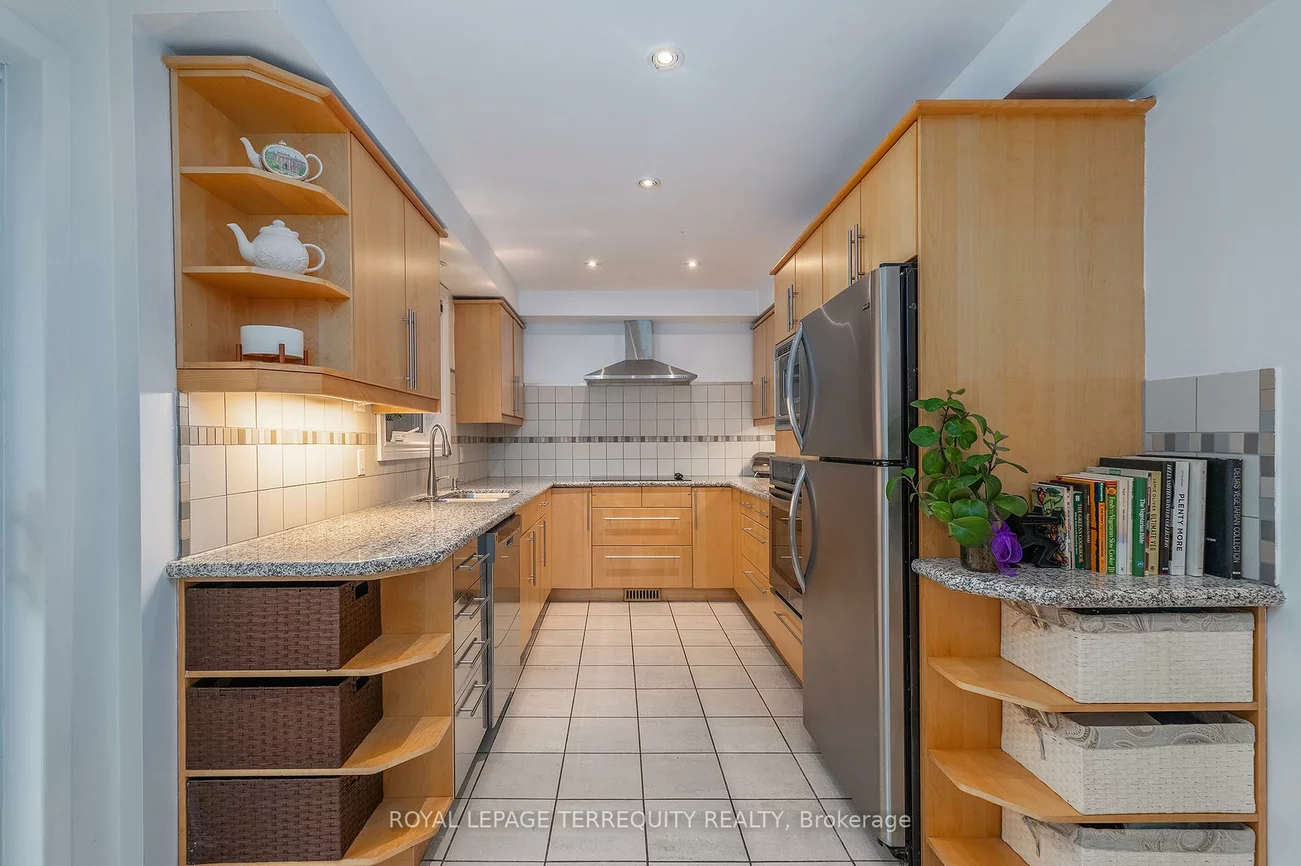 6, Earlington, Kingsway South, Toronto