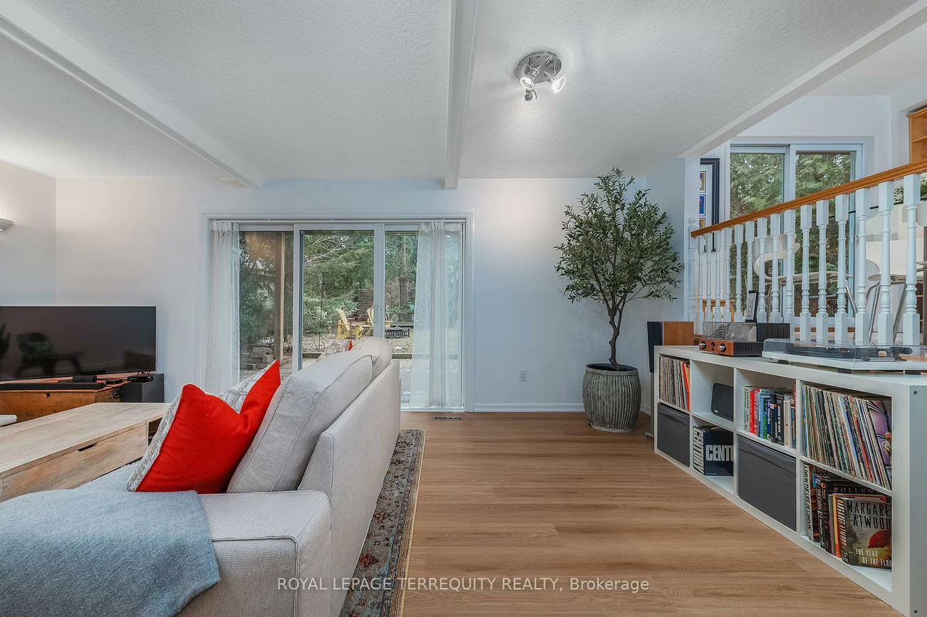 6, Earlington, Kingsway South, Toronto