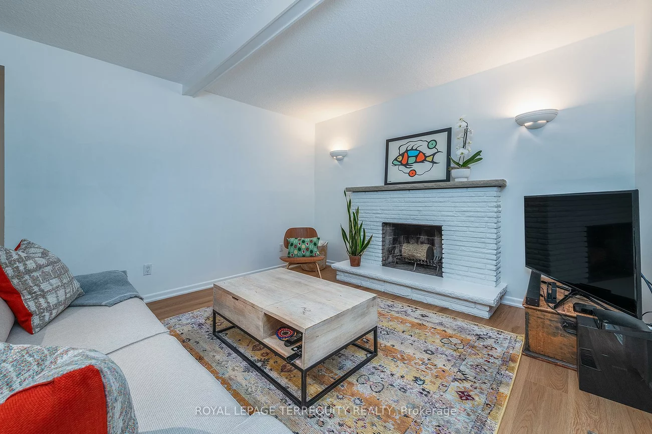 6, Earlington, Kingsway South, Toronto