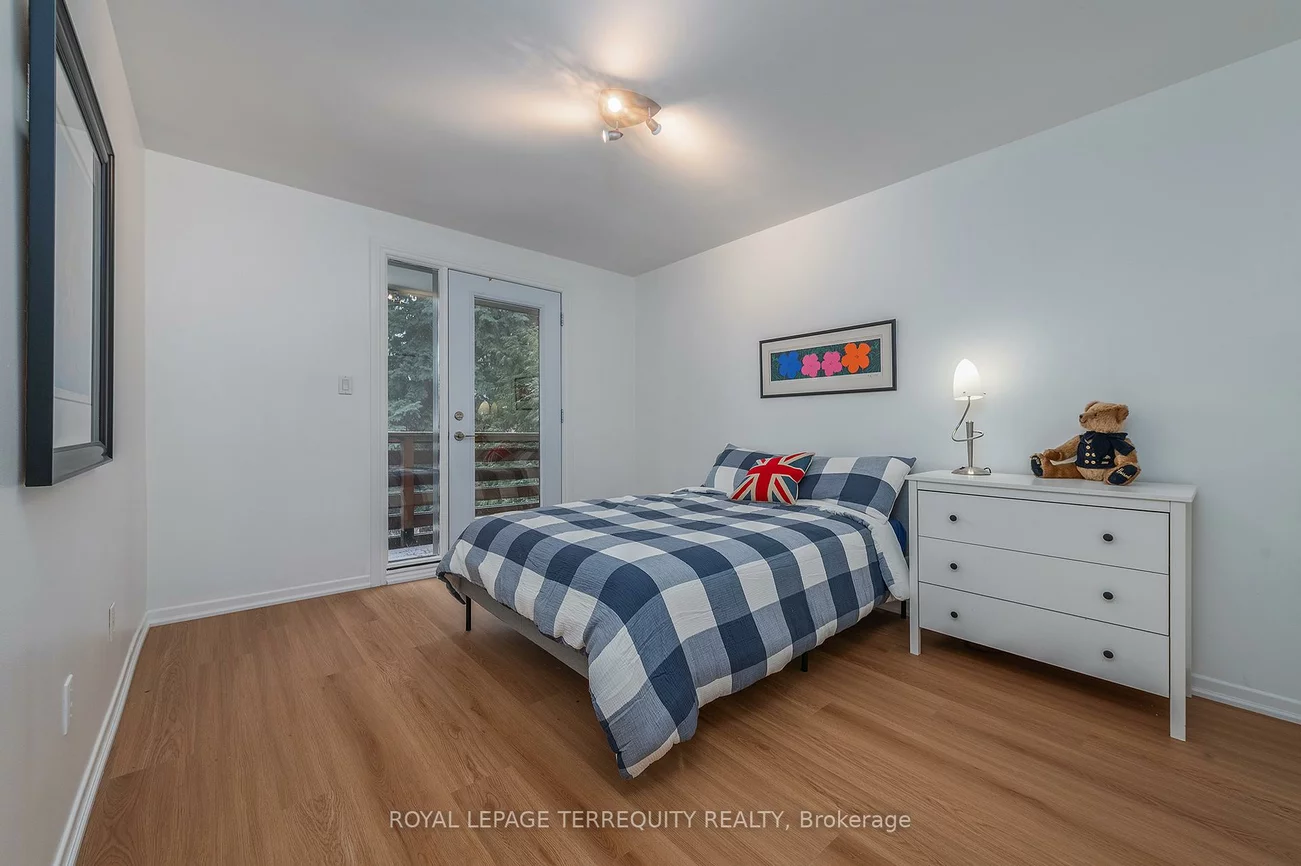6, Earlington, Kingsway South, Toronto