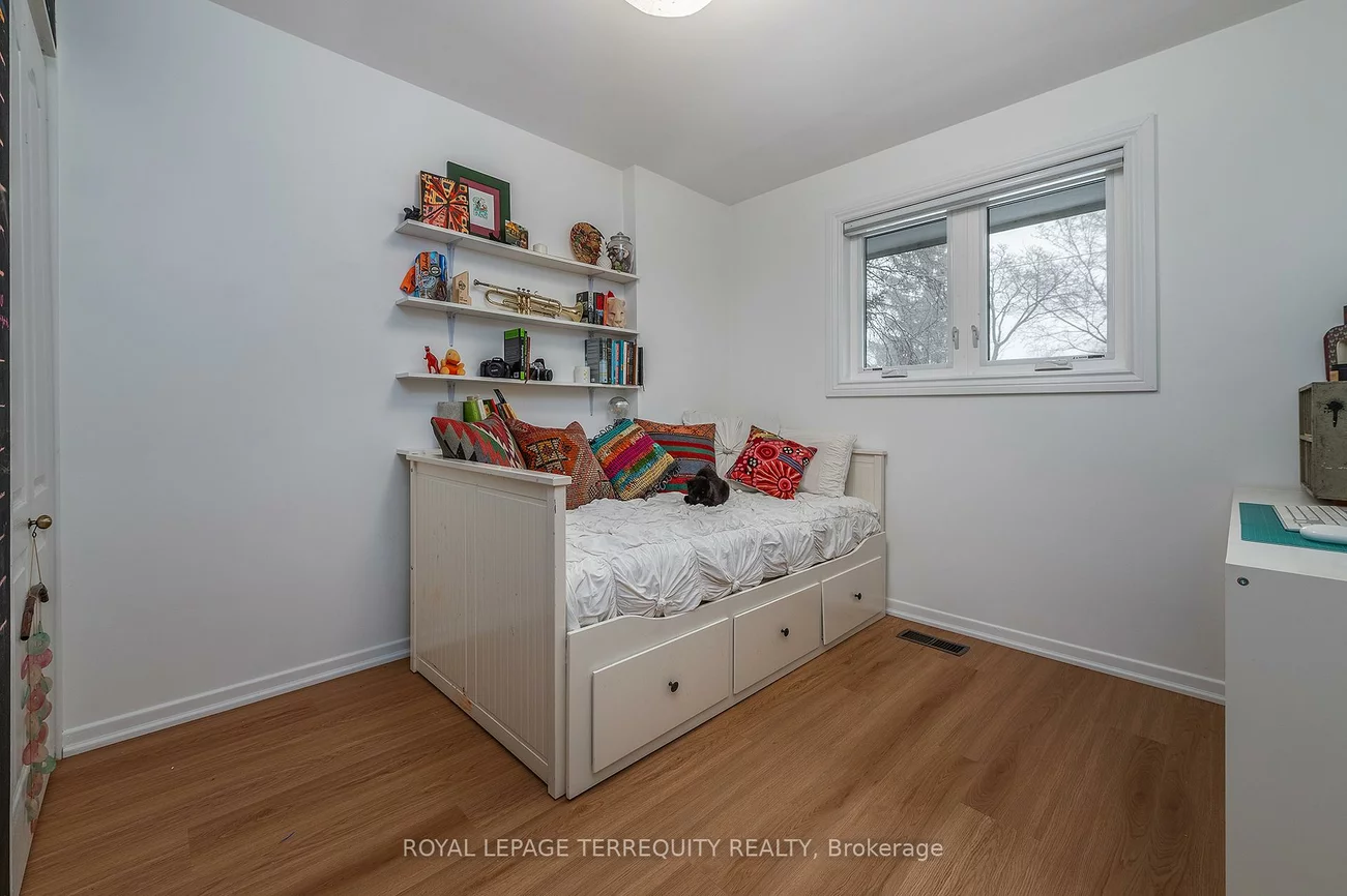 6, Earlington, Kingsway South, Toronto