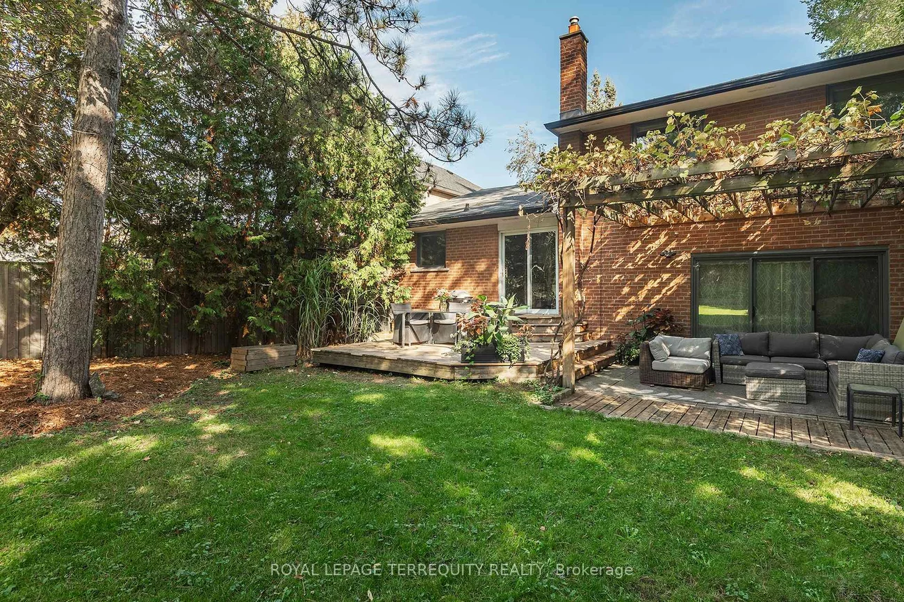 6, Earlington, Kingsway South, Toronto