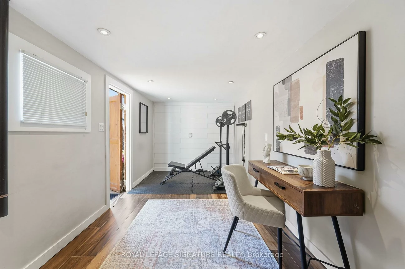 33, Cochrane, Stonegate-Queensway, Toronto