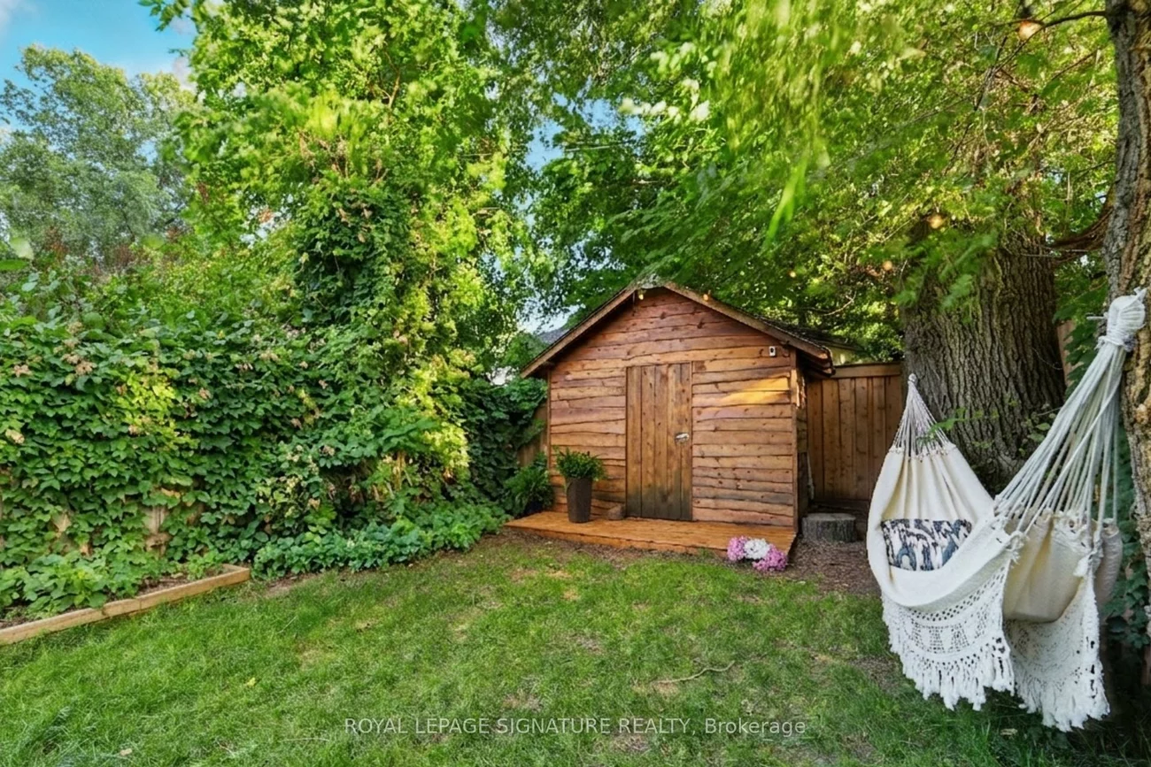 33, Cochrane, Stonegate-Queensway, Toronto