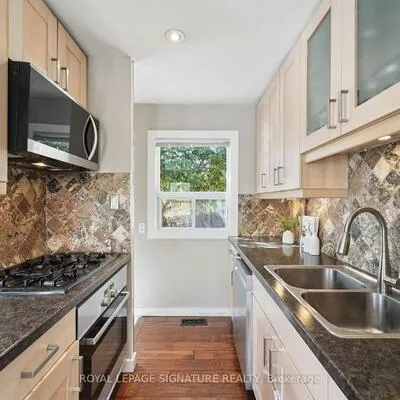 33, Cochrane, Stonegate-Queensway, Toronto