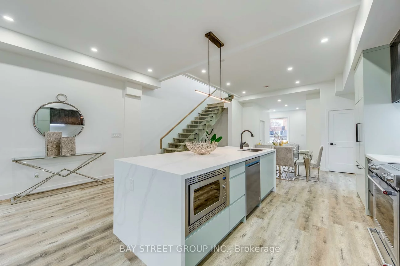 20, Rochdale, Caledonia-Fairbank, Toronto