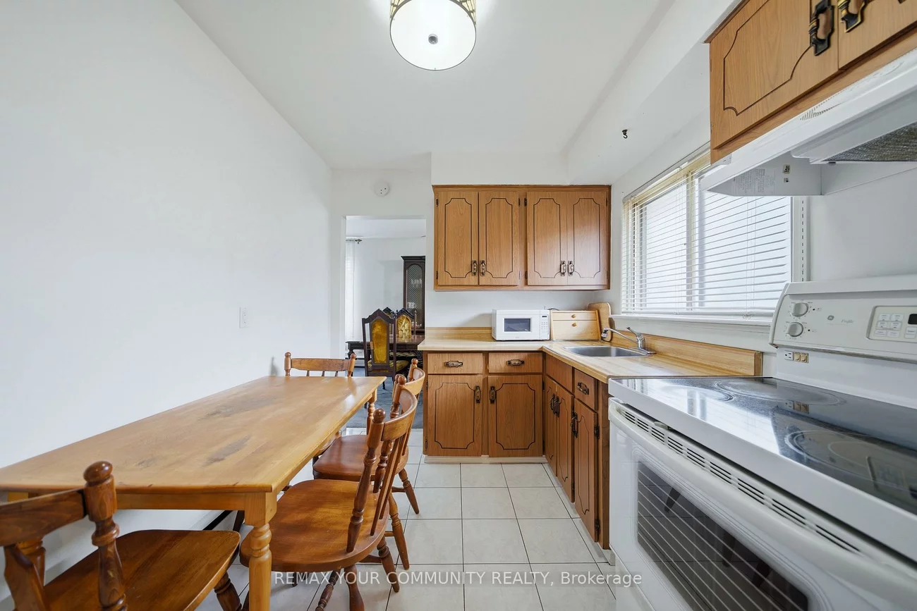 25, Fordwich, Rexdale-Kipling, Toronto